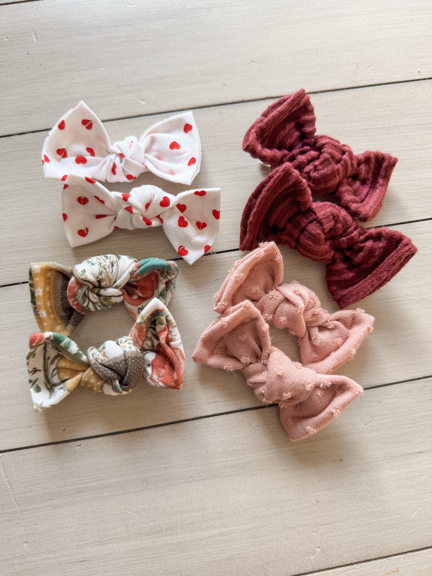 Burgundy Bliss Ribbed-Knit Classic Bow Clips