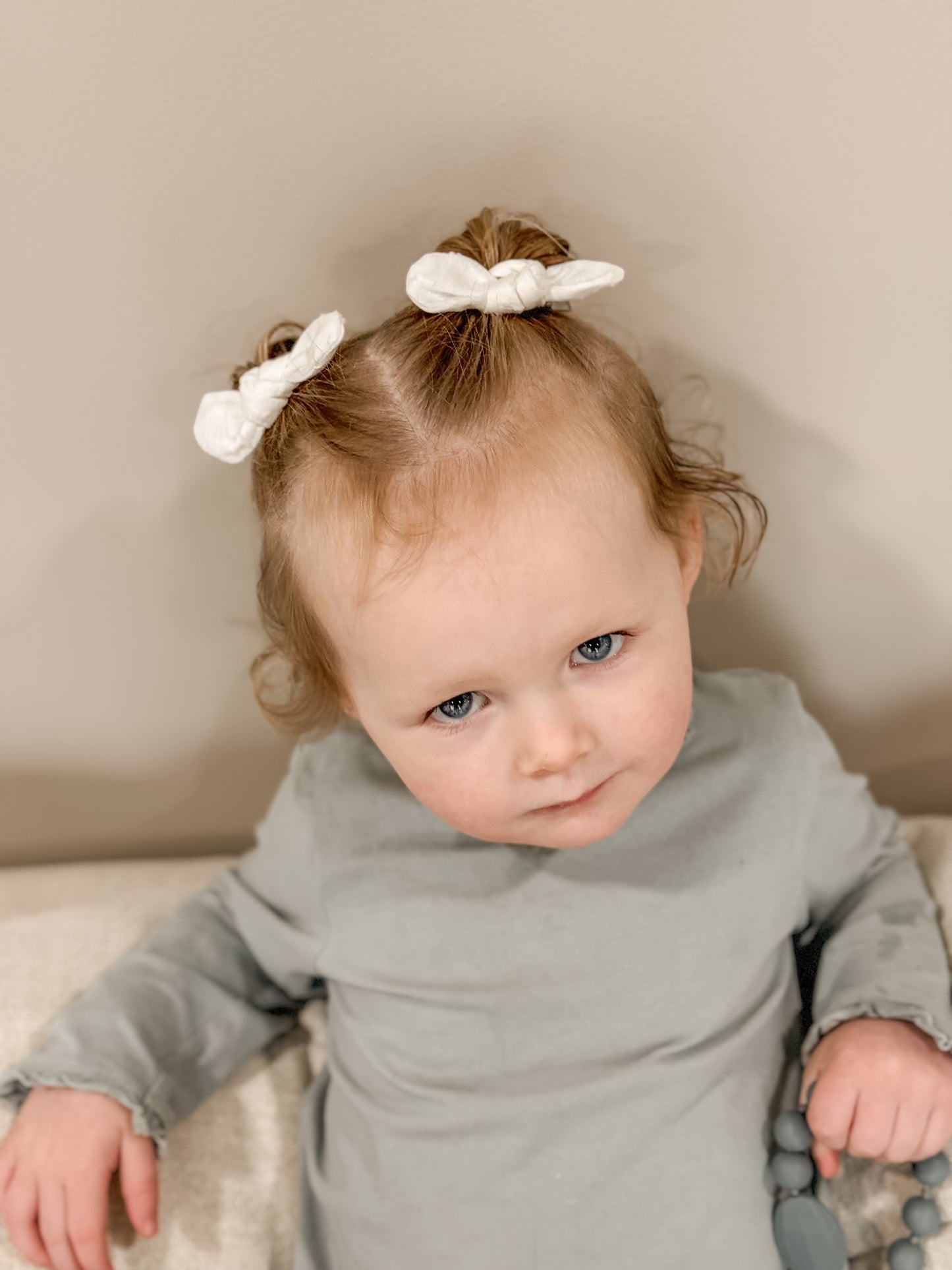 Frosted Pearl Rounded Bow Clip