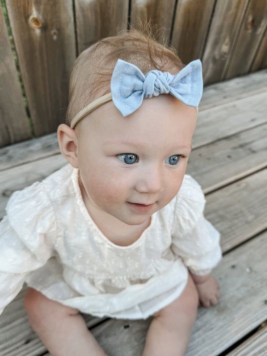 Dreamy Sky Linen Classic Bow