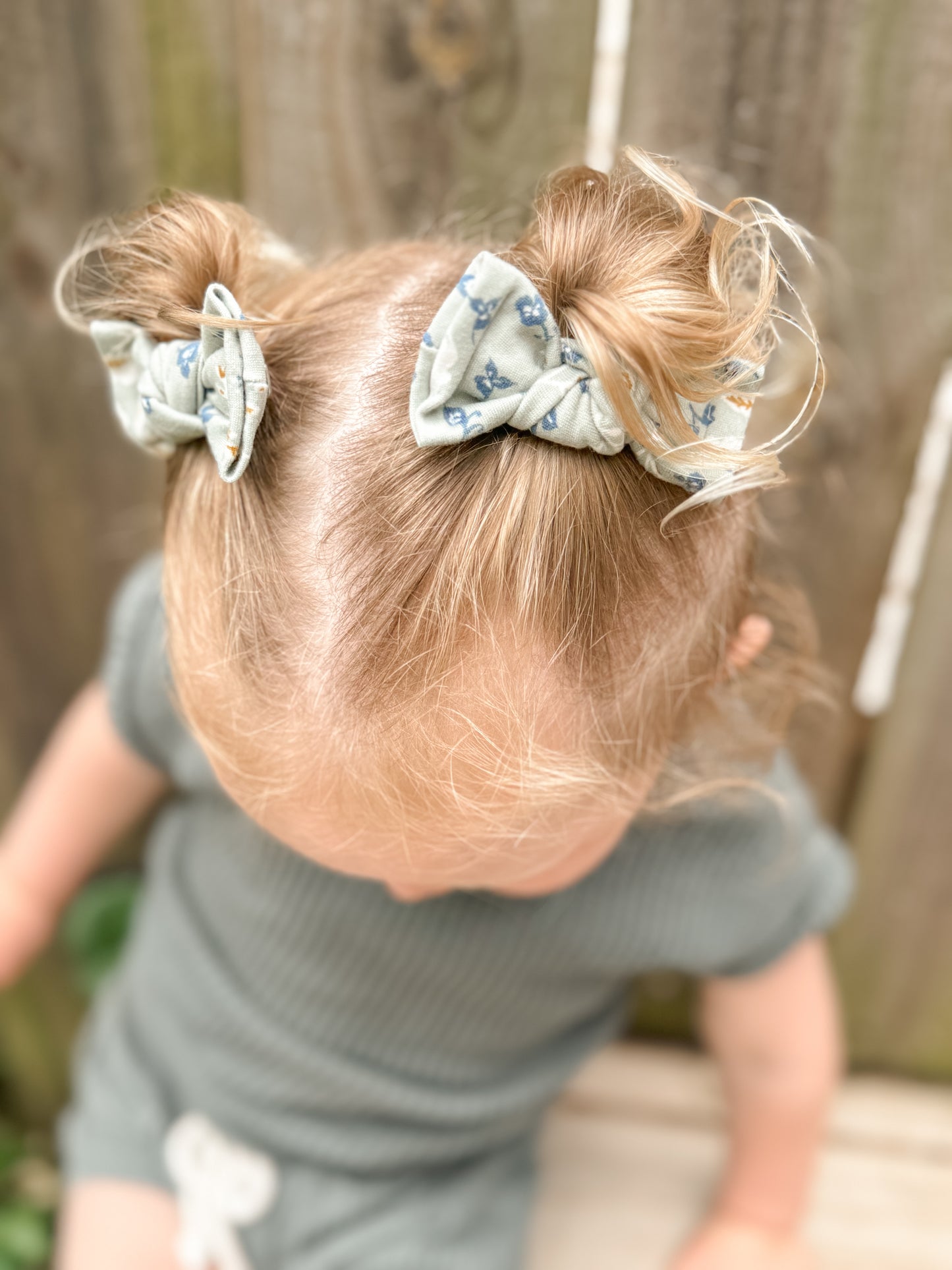 Seafoam Floral Classic Bow Clip