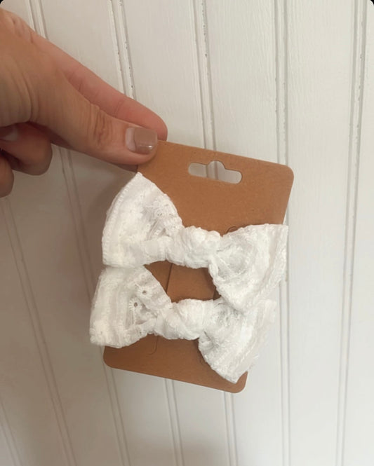 Angel’s Lace White Classic Bow Clip