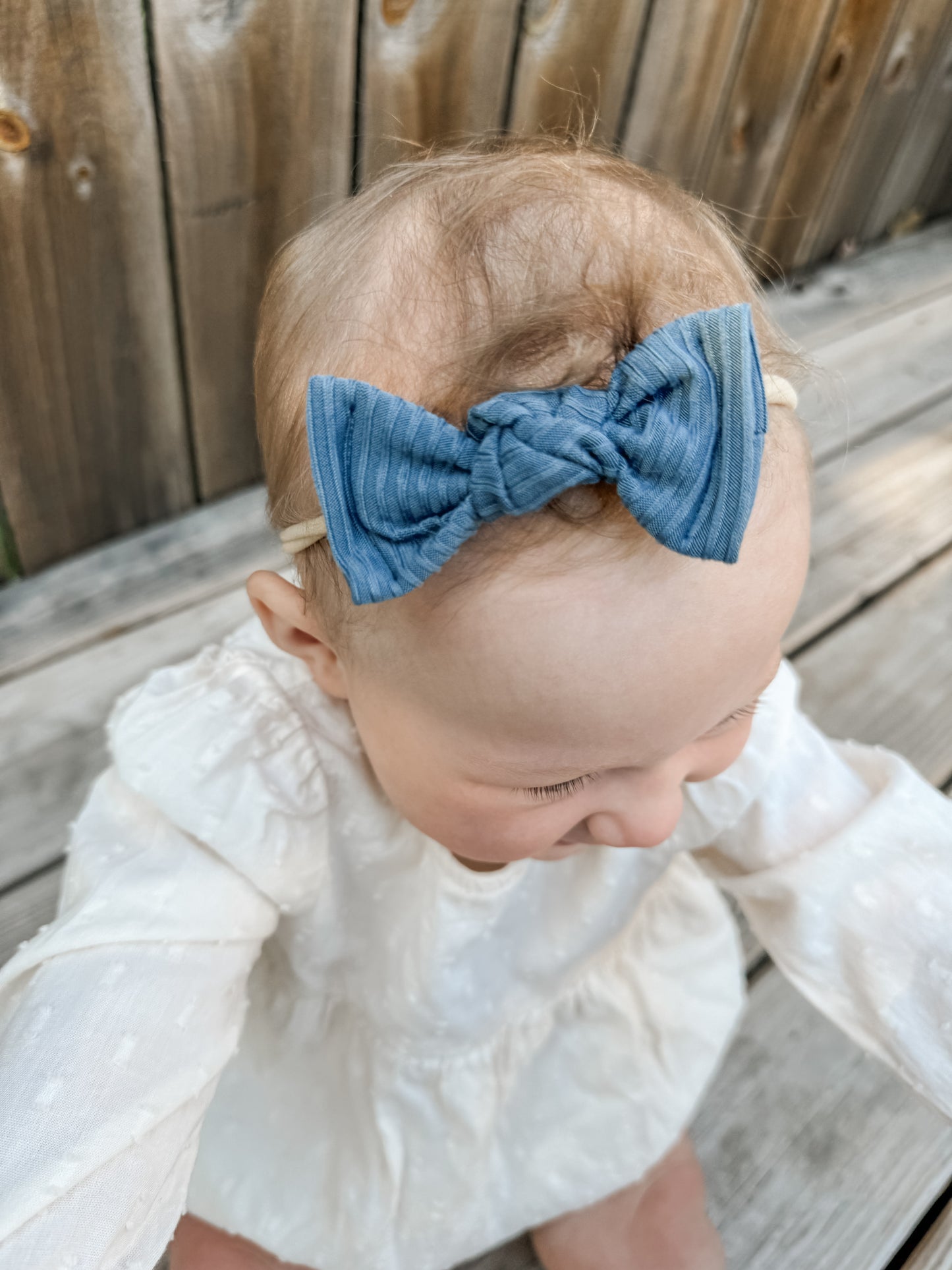 Dainty Blue Ribbed Classic Bow