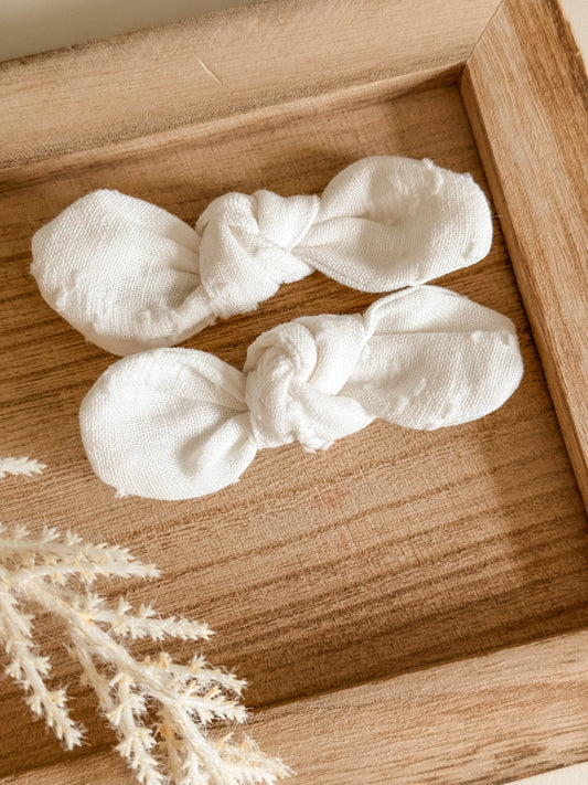 Frosted Pearl Rounded Bow Clip