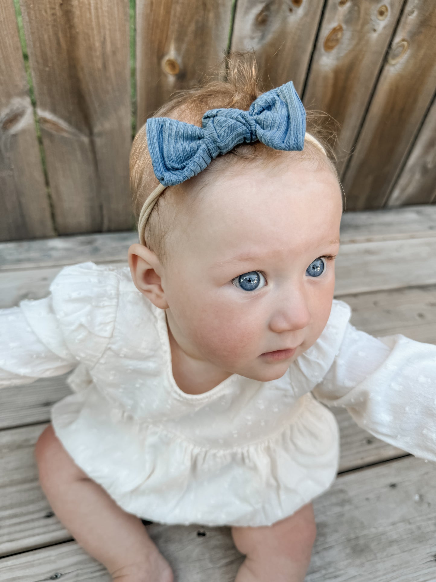 Dainty Blue Ribbed Classic Bow