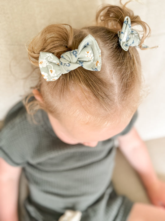 Seafoam Floral Classic Bow Clip